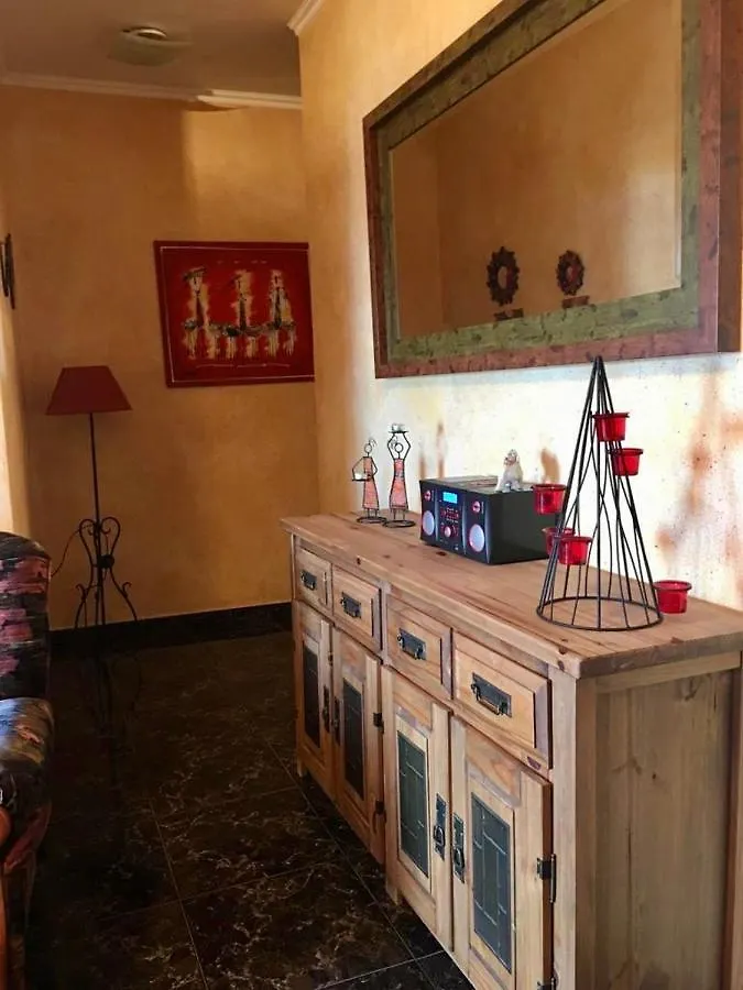Naomi'S House Guest House Fasnia