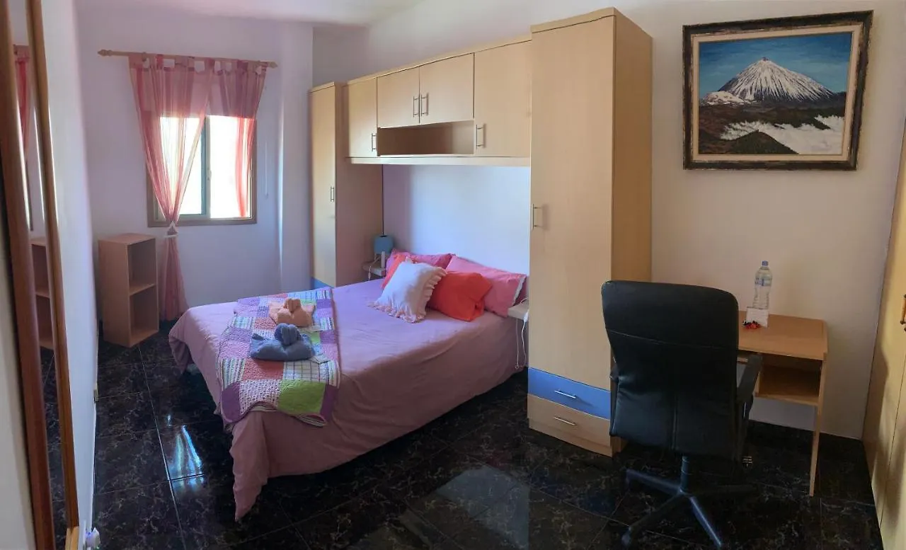 Naomi'S House Guest House Fasnia